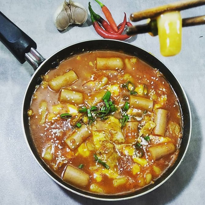 8 resep tteokbokki ala korea pedas dan kenyal camilan lezat menggugah selera