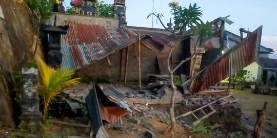 Update Gempa Bali: Jalur Evakuasi Warga Tertutup Longsor, Tim Beralih Lewat Danau