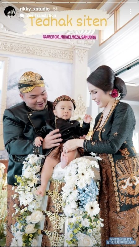 meriah ini potret tedak siten baby abe anak momo geisha