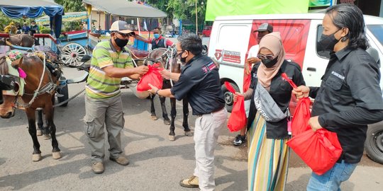 Blusukan ke Kuningan, Sahabat Ganjar Bantu Warga Terdampak Pandemi Covid-19