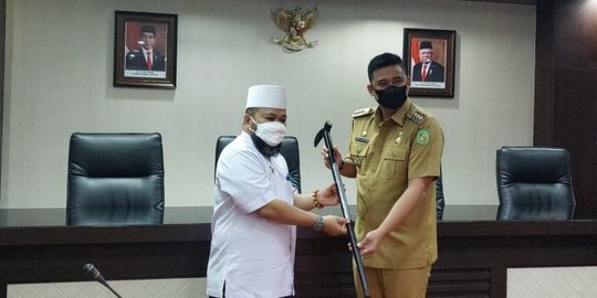 Demi Memerdekakan Ijazah, Wali Kota Bengkulu Sambangi Menantu Joko Widodo di Medan