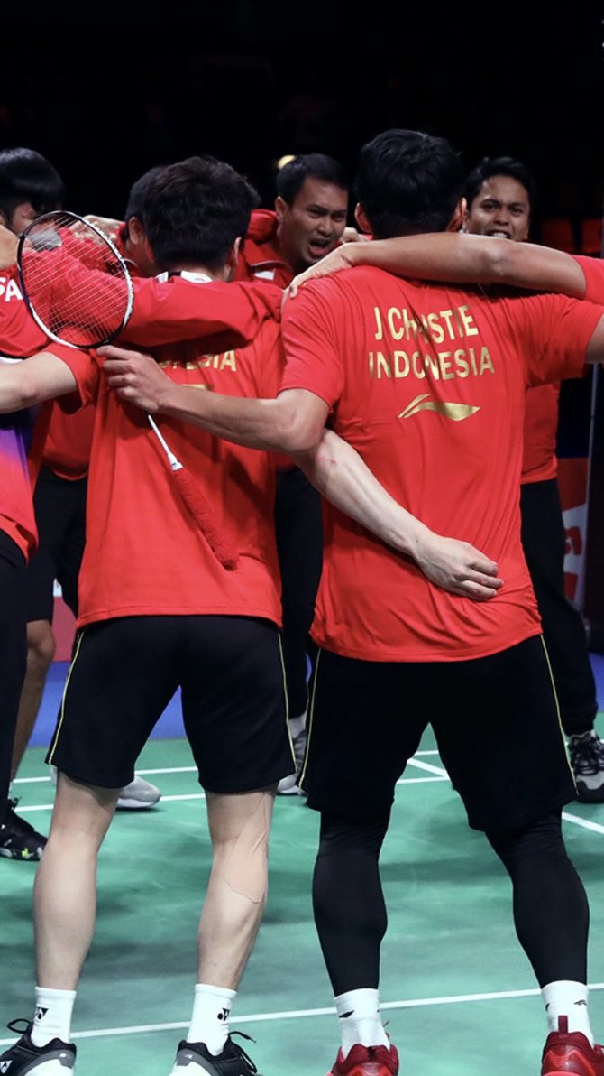 intip momen selebrasi tim thomas cup indonesia kevin sanjaya peluk jonathan christie