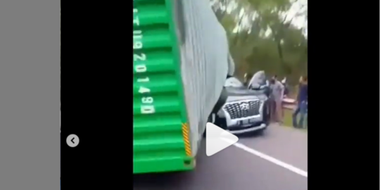 Direktur Indomaret Meninggal karena Kecelakaan, Ini Video Mobilnya Tertimpa Kontainer