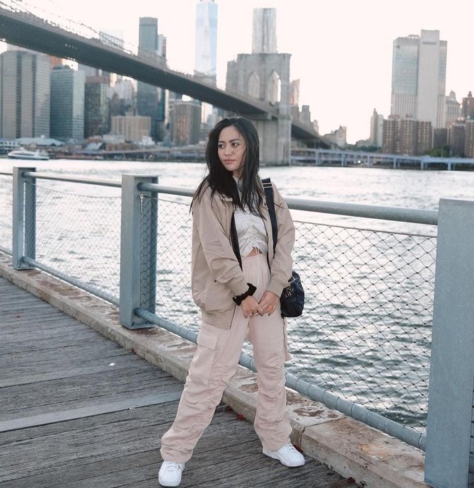 potret kece rachel vennya di new york tampil bak abg dengan gaya fashionable