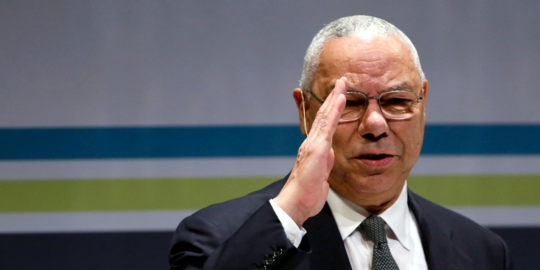 Menteri Luar Negeri Kulit Hitam Pertama AS Colin Powell Meninggal karena Covid-19