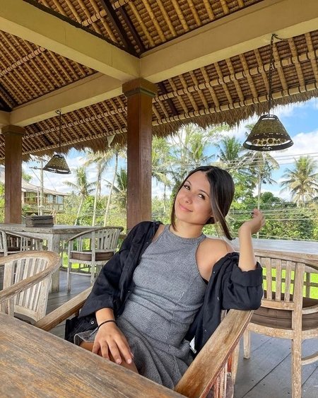 dikabarkan dekat dengan stefan william ini 4 potret ria andrew youtuber asal inggris