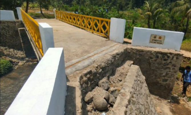 jembatan siluman di cianjur jawa barat