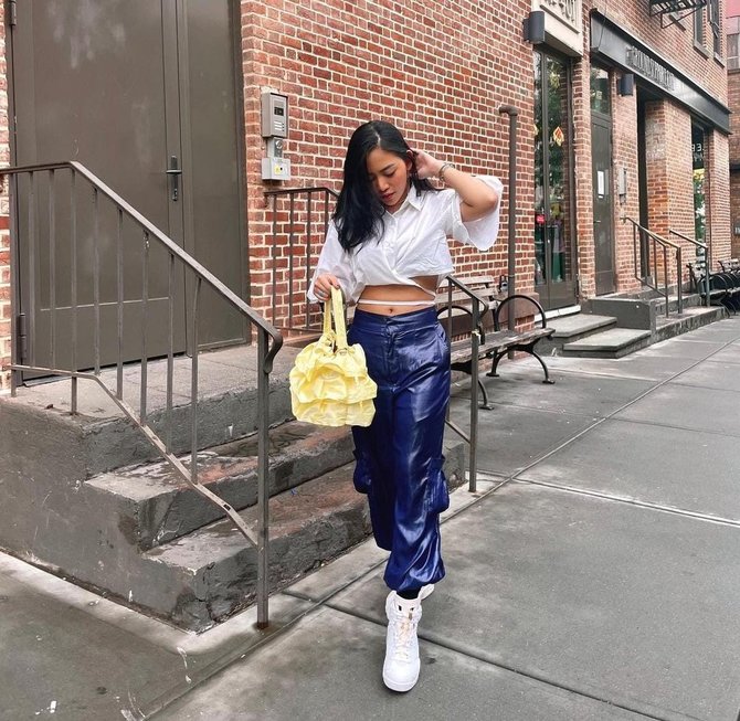 potret kece rachel vennya di new york tampil bak abg dengan gaya fashionable