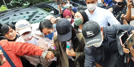 Rachel Vennya Penuhi Panggilan Polisi, Ada Kekasih dan Manajernya