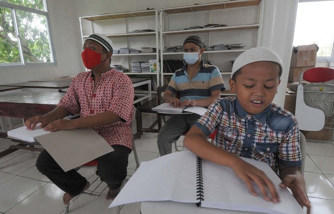 melihat ponpes tunanetra di bogor