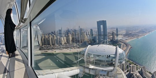 Pemandangan Dubai dari Dalam Bianglala Tertinggi dan Terbesar di Dunia