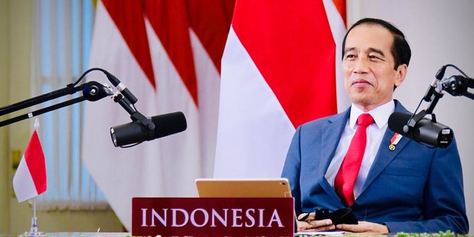 Jokowi: Santri Tetap Siaga Membela Tanah Air di Setiap Perubahan Zaman