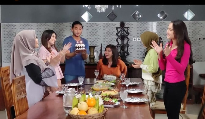 jadi pemain baru ini potret cut syifa di love story the series