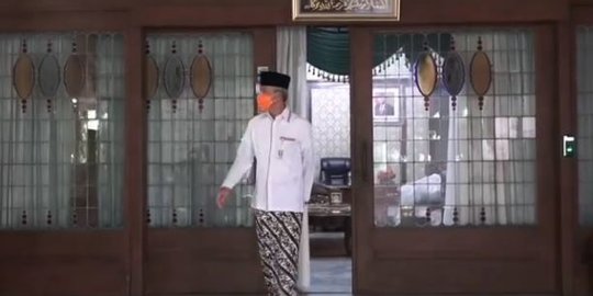 Gubernur Ngantor Pakai Sarung, Ini Keseruan Peringatan Hari Santri Nasional di Jateng