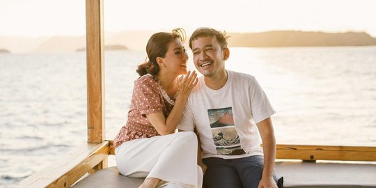 So Sweet! 5 Potret Romantis Ruben Onsu dan Sarwendah Liburan di Labuan Bajo