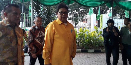 Gelar Maulid Nabi di DPP Golkar, Airlangga Minta Didoakan Kiai Menang Pemilu 2024