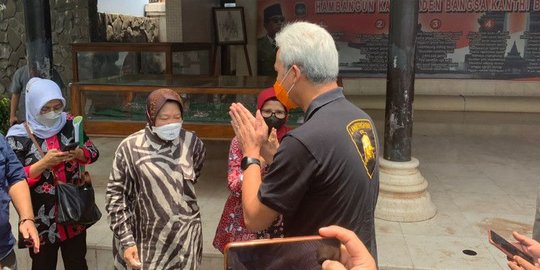 Bertemu Risma di Makam Bung Karno, Ganjar Mengaku Tidak Janjian