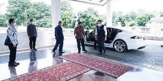 Karpet Merah di Rumah Mewah Pengusaha Abdul Latief, Tamunya Bukan Orang Sembarangan