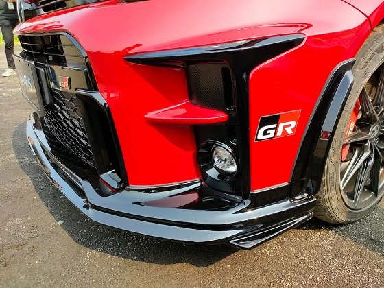 mobil sport toyota gr yaris di kawasan bsd city tangerang