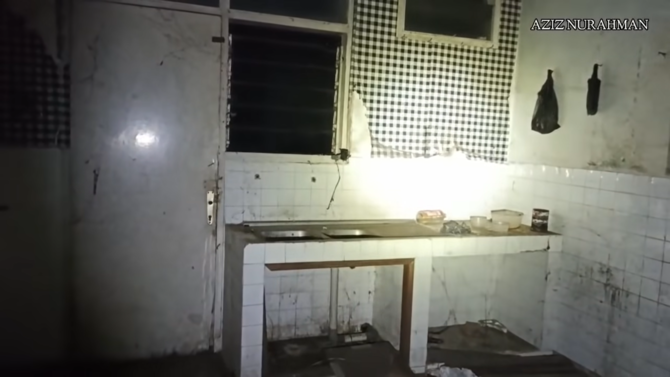 potret rumah berdarah milik jutawan terbengkalai