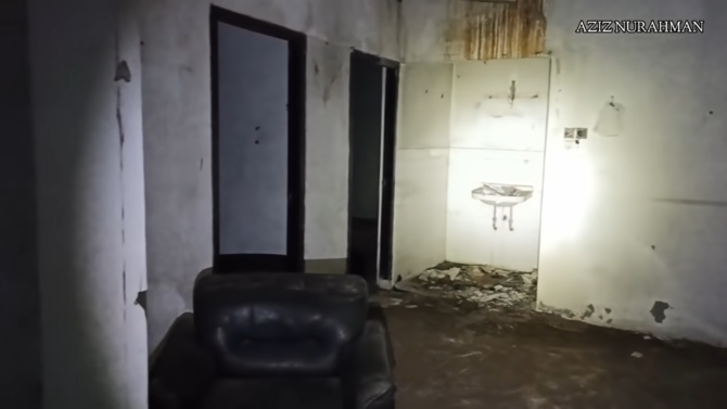 potret rumah berdarah milik jutawan terbengkalai