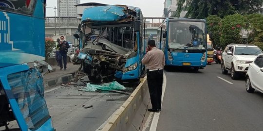 Korban Tewas Bus Transjakarta Kecelakaan di Cawang 3 Orang, Sopir dan 2 Penumpang