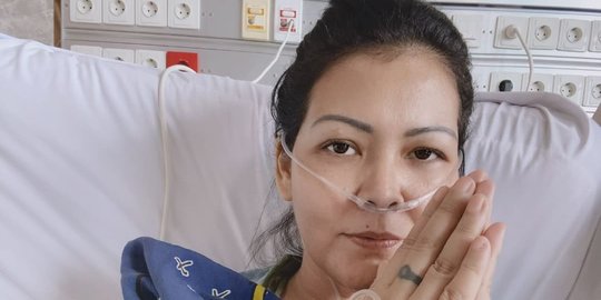 Kondisi Melanie Subono Usai Jalani Operasi Akibat Tumor, Masih Pakai Bantuan Oksigen