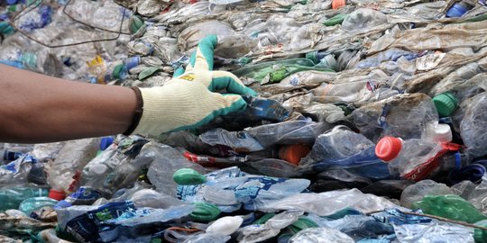 Bahaya Sampah Plastik bagi Lingkungan Beserta Dampaknya yang Masih Terabaikan