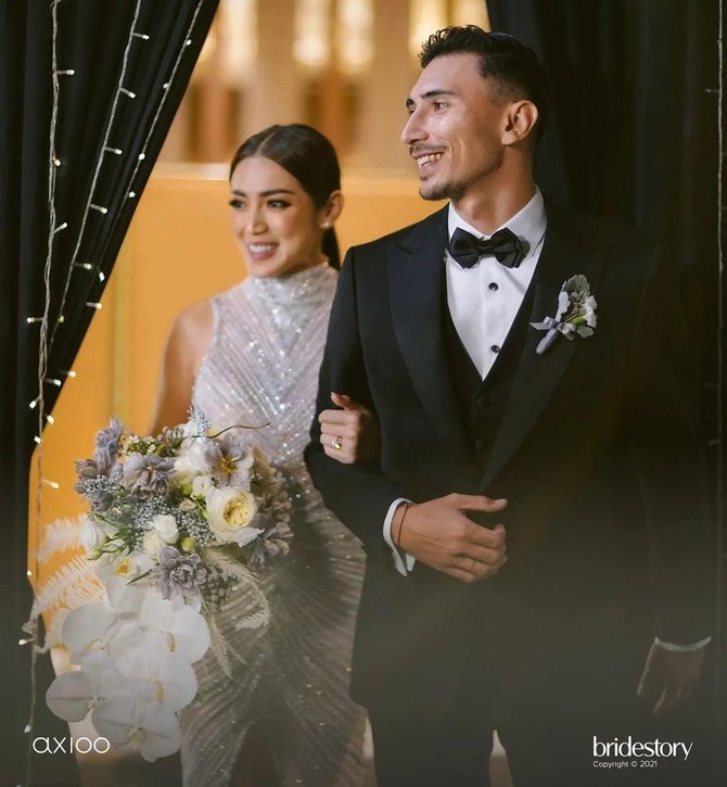 potret mewah jamuan makan malam keluarga jessica iskandar dan vincent verhaag