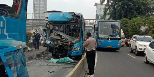 Polisi Bakal Periksa Manajemen PT Transjakarta Terkait Kecelakaan Dua Bus