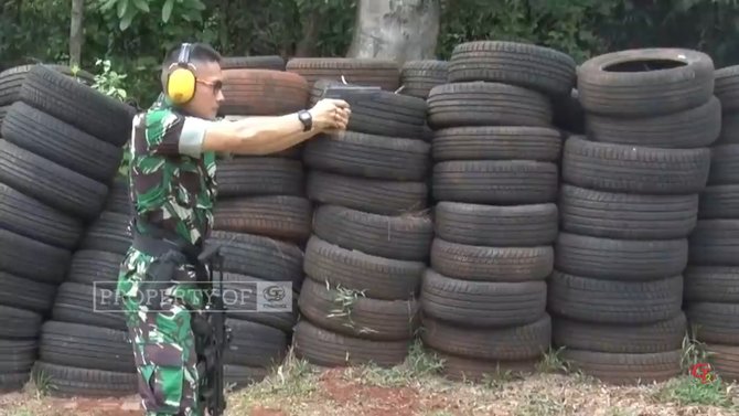 randy pangalila jadi anggota tni au di film serigala langit