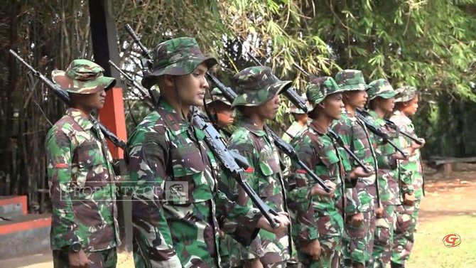 randy pangalila jadi anggota tni au di film serigala langit