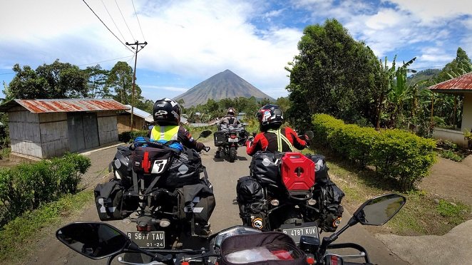 komunitas sepeda motor m8 nusantara touring keliling indonesia
