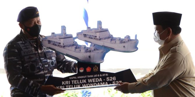 Serahkan Dua Kapal Perang Baru, Prabowo Minta TNI AL Jaga Aset dari Rakyat