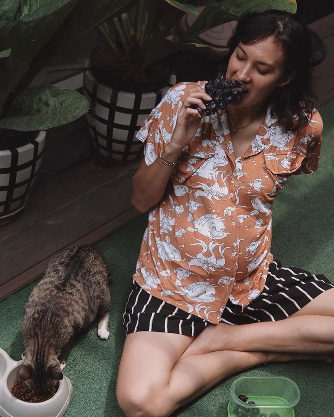 potret terbaru nadine chandrawinata