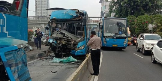 Dua Korban Kecelakaan Transjakarta Jalani Operasi Patah Tulang