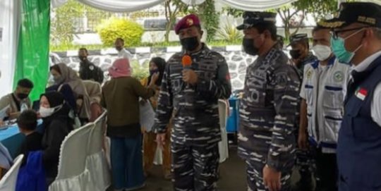 TNI AL Vaksin 64 Ribu Warga Kabupaten Bogor dalam Lima Hari