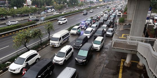 Rencana Sanksi Kendaraan Tak Lulus Uji Emisi