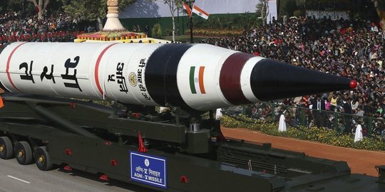 India Uji Coba Rudal Balistik Agni-5 yang Jangkaunnya Bisa Serang Seluruh China
