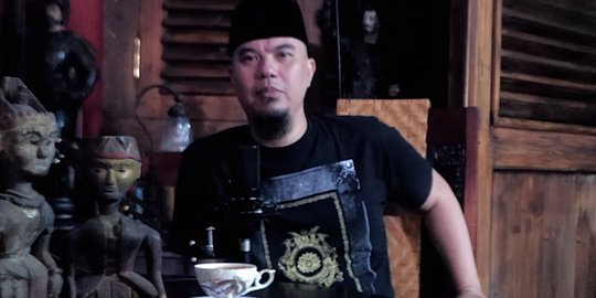Tak Bermimpi Akan Terkenal, Ahmad Dhani Akui Dulu Hanya Ingin Jadi Penyanyi Cafe