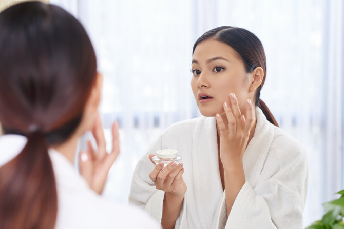 mengenal 5 kandungan skincare yang efektif merawat skin barrier