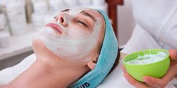 6 Rekomendasi Mud Mask (Masker Lumpur) untuk Bersihkan dan Lembapkan Kulit Berminyak