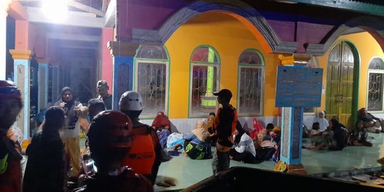 Banjir Bandang Terjang 4 Kelurahan, Warga Palopo Mengungsi ke Masjid