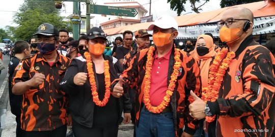 Dukung Pariwisata Dibuka, MPW PP DIY Bagi-bagi Masker di Malioboro