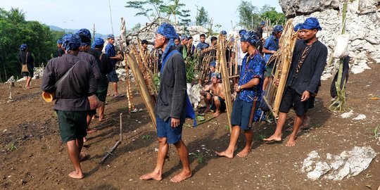 Menengok Rangkaian Tradisi Adat Ngaseuk Suku Baduy di Karangkerit