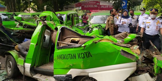 147 Angkot di Bogor Dihancurkan, Diganti 49 Bus Kita Trans Pakuan