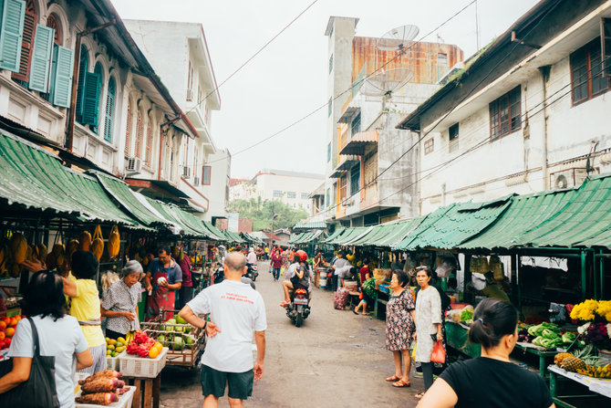 panjangnya hanya 50 meter ini 4 fakta unik pasar hindu di medan