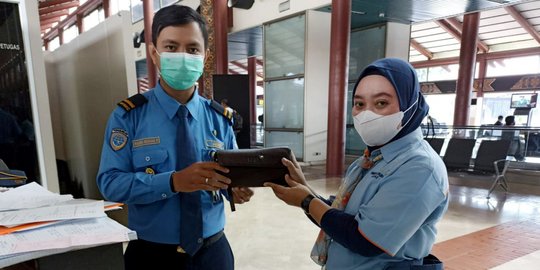 Kembalikan Dompet Berisi Cek Rp35,9 Miliar, Pekerja Bandara Diganjar Naik Jabatan