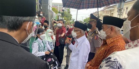 Sapa Siswa SD di Samarinda, Wapres Ma'ruf Tanyakan Cita-Cita Hingga Ingatkan Prokes