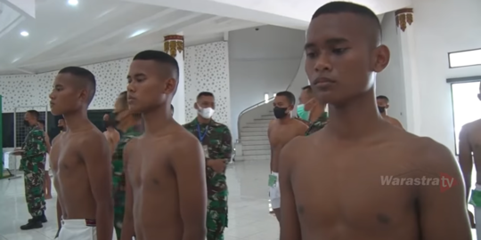 Lahir beda 5 Menit, Peserta Kembar Tiga Ini Ikut Seleksi Tamtama TNI AD